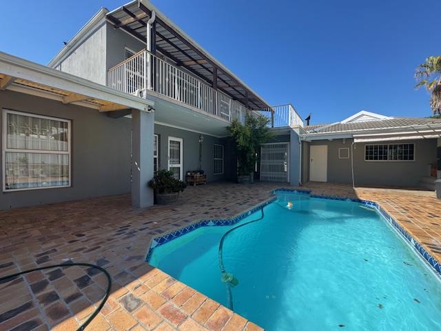 To Let 5 Bedroom Property for Rent in West Beach Western Cape